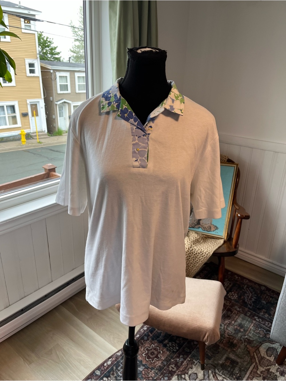 Women's Vintage White Polo Shirt with Floral Trim size L fit